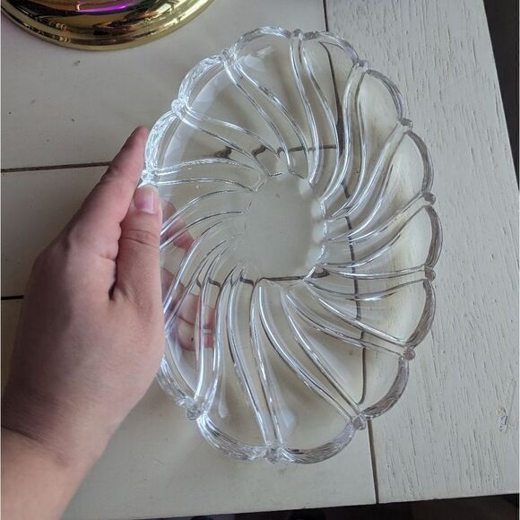 Flat Sun Shaped Glass Dish Catch All Plate - Picture 3 of 4